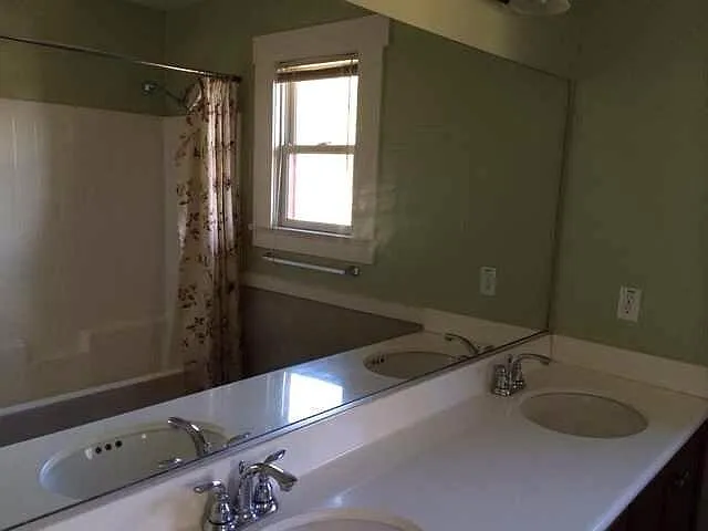 366 E Pasadena St — Photo 6