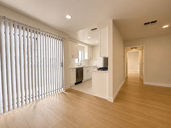 4th image of 4727 Kester Ave #201