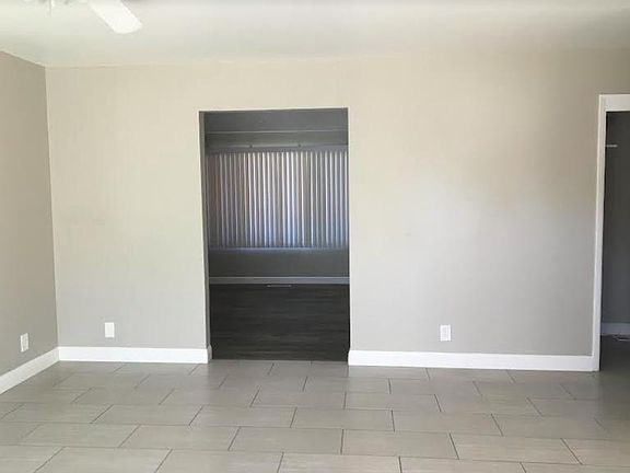 5th image of 19444 Greenwood Dr #1