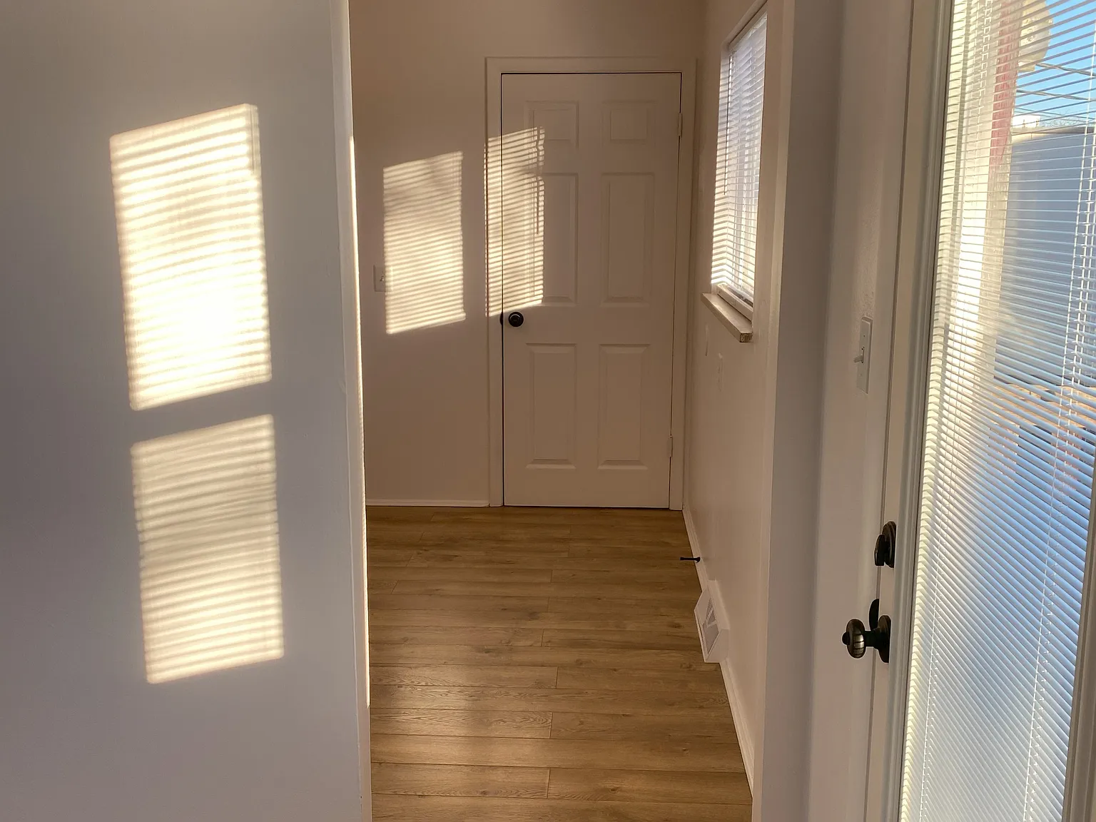 2020 W Hamilton Pl — Photo 3