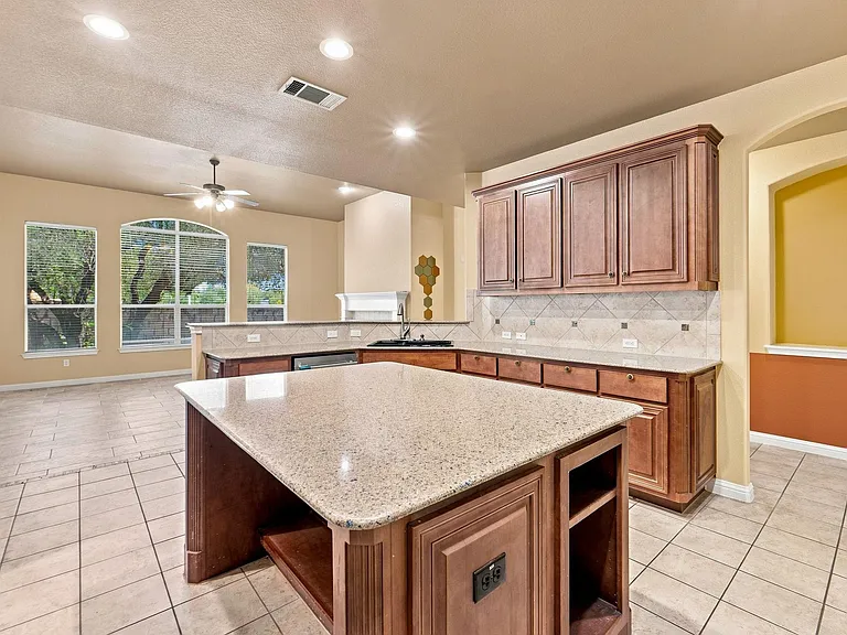 2909 Arbor Ct — Photo 12