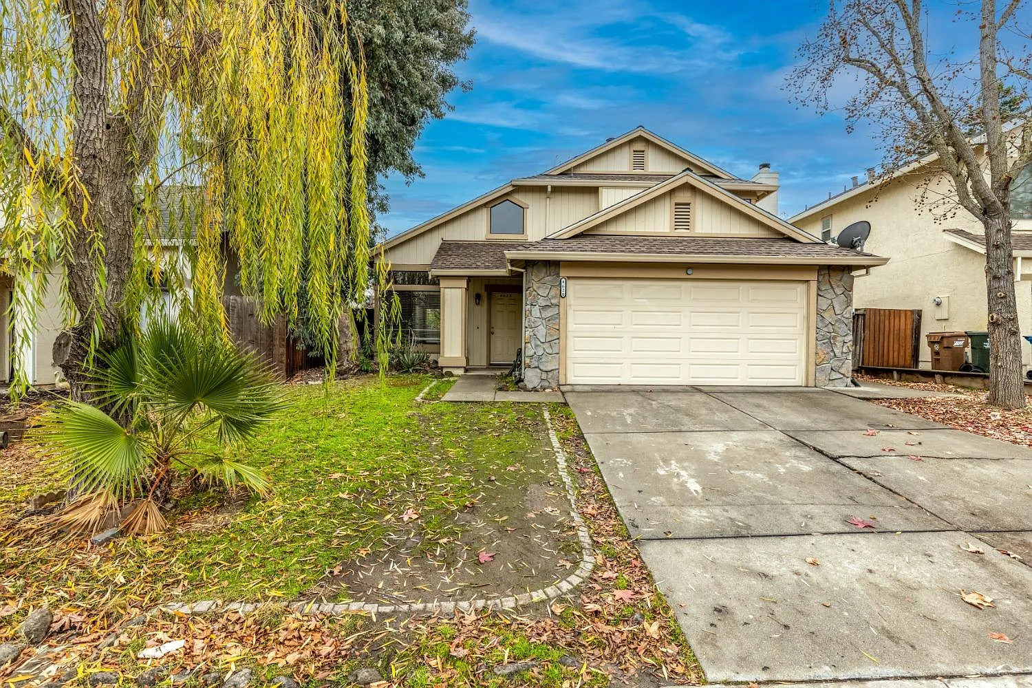 4620 Deerfield Dr photo 1
