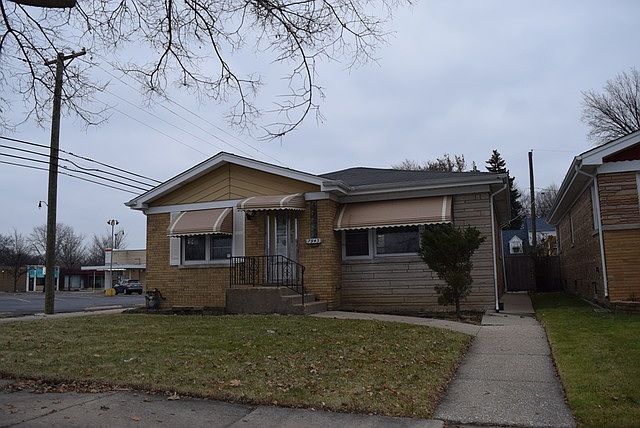 1st image of 7943 Kostner Ave