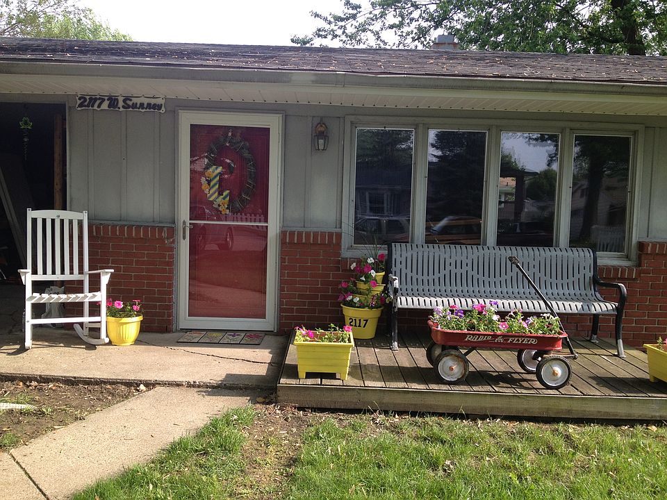 1st image of 2117 W Surrey Dr