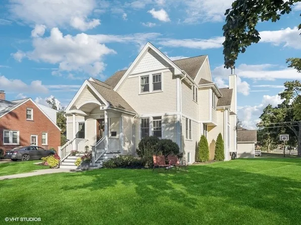 905 N Chestnut Ave, Arlington Heights, IL 60004