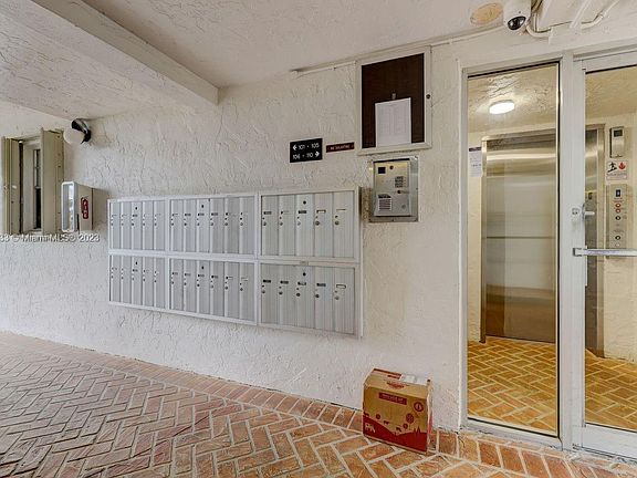 4th image of 3100 W Rolling Hills Cir APT 603