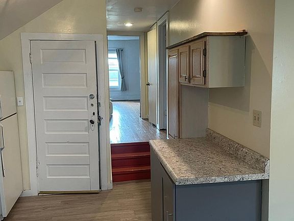 2nd image of 806 Earnest St #2