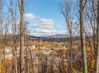 138 Riverview Dr, Asheville, NC 28806
