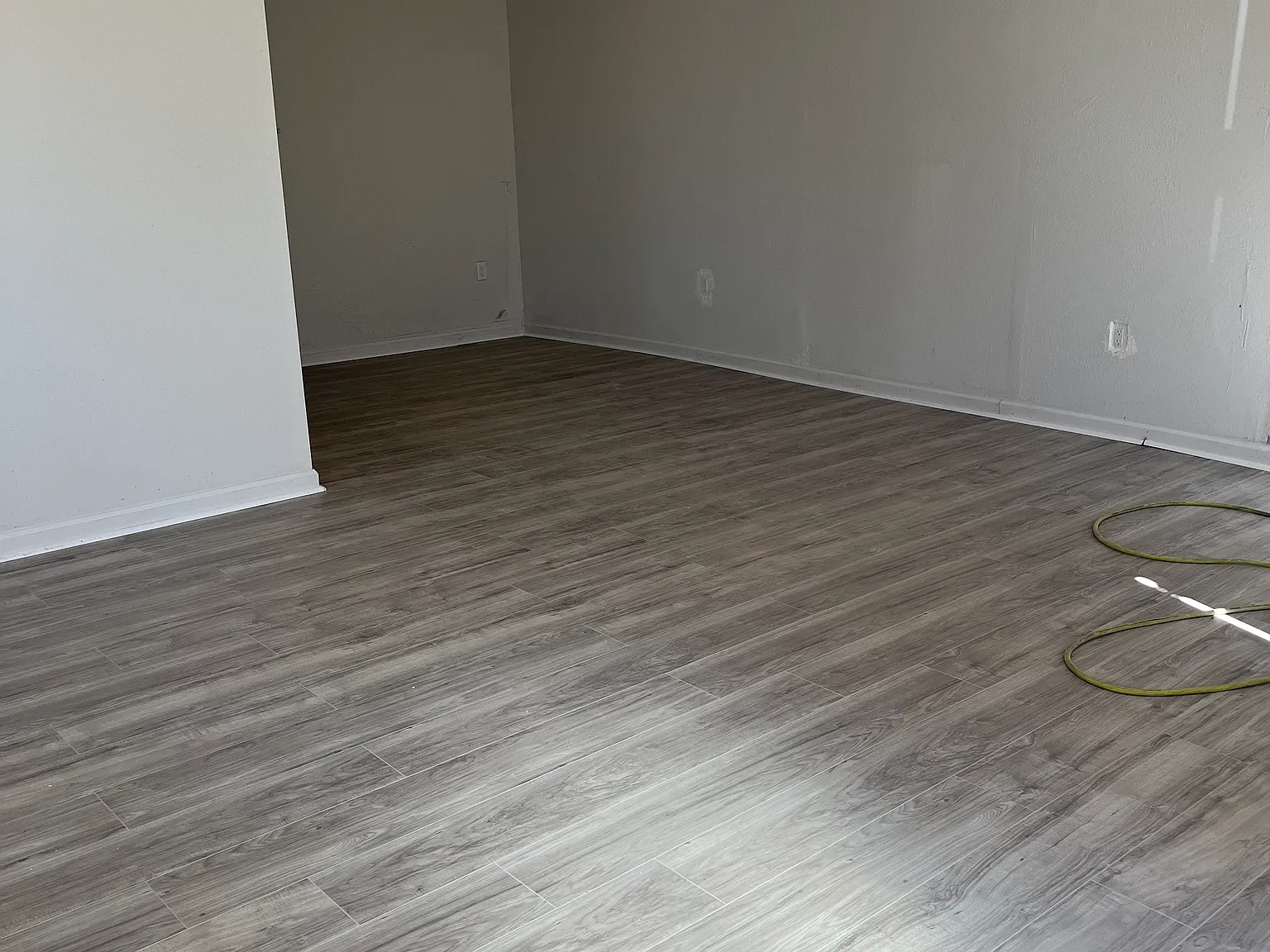 533 W Williams St — Photo 3