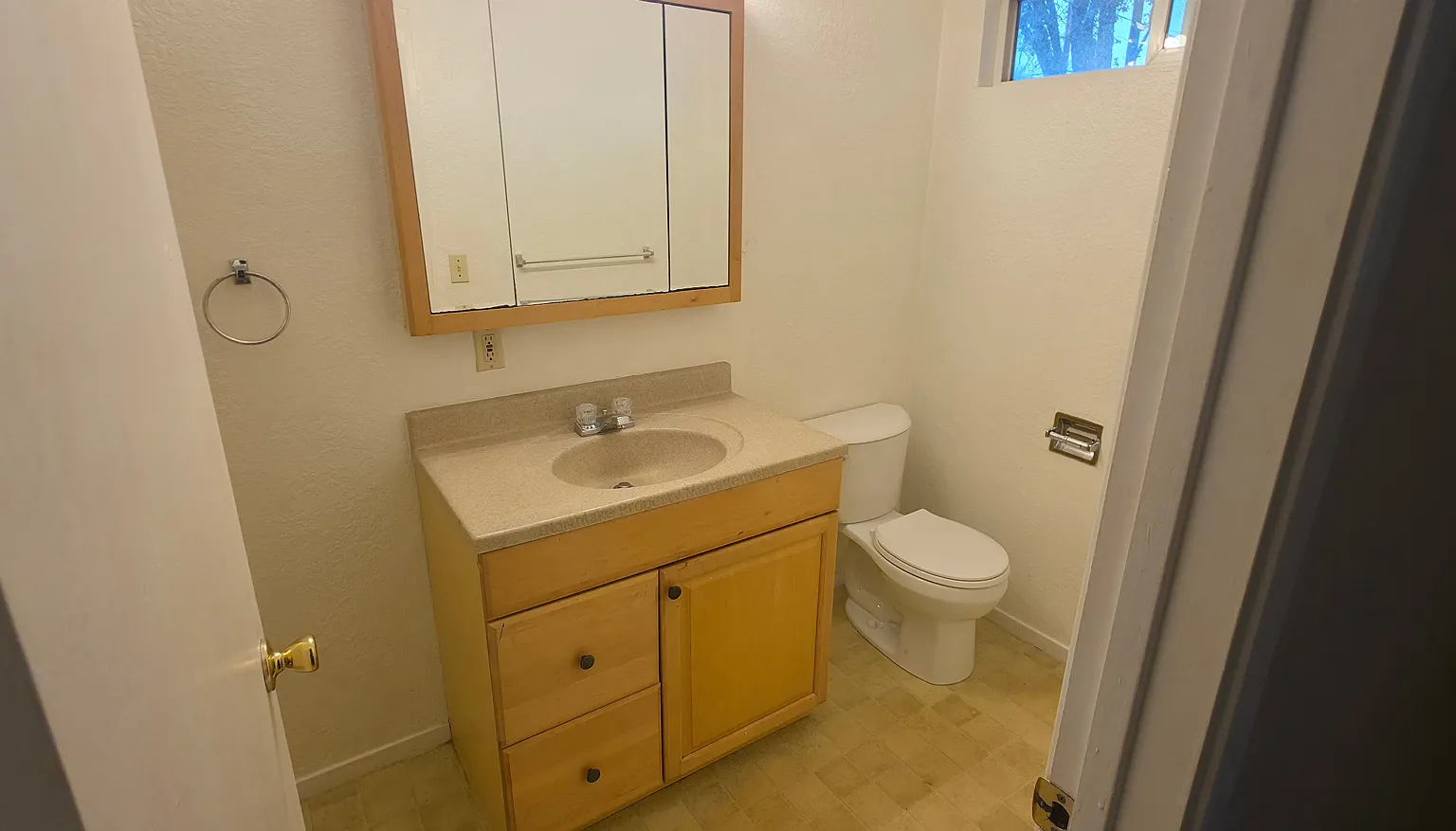 2657 Lakeshore Blvd — Photo 2