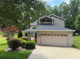 57 Shawnee Oaks Dr, Huntington, WV 25705