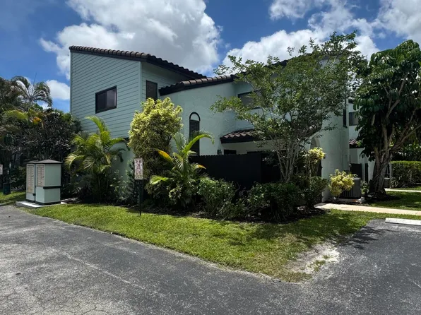 22300 Pineapple Walk Drive, Boca Raton, FL 33433