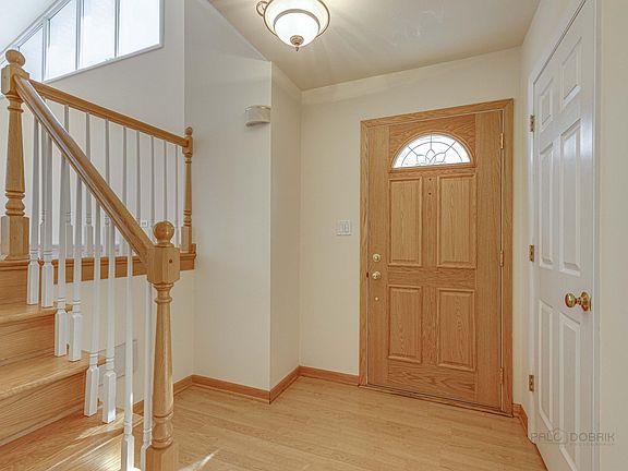 4th image of 317 E Valley Ln