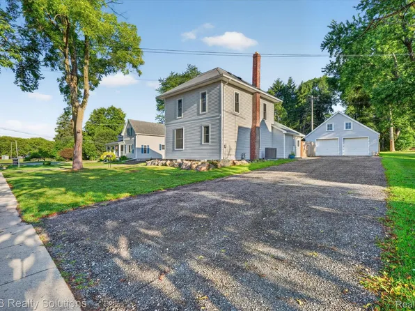 303 North St, Yale, MI 48097