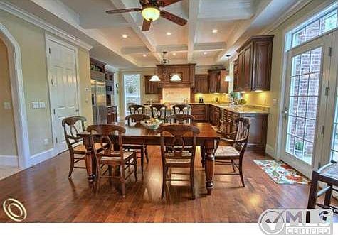 Breakfast_Nook_2nd_View.jpg