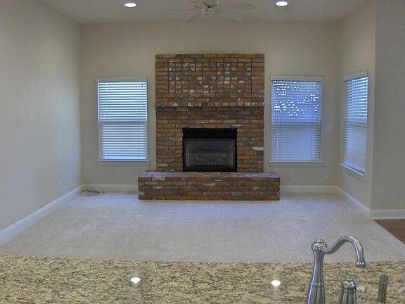 Great Room w/gas fireplace