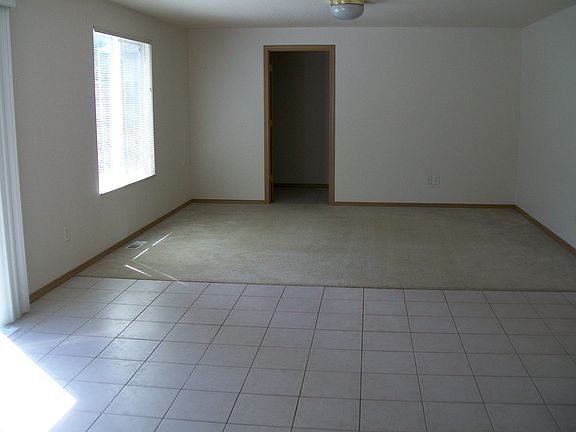 5th image of 7425 39th Ct SE