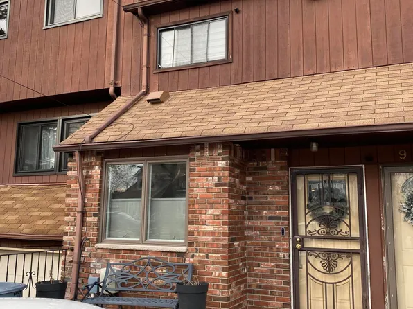 961 W Fingerboard Rd, Staten Island, NY 10304