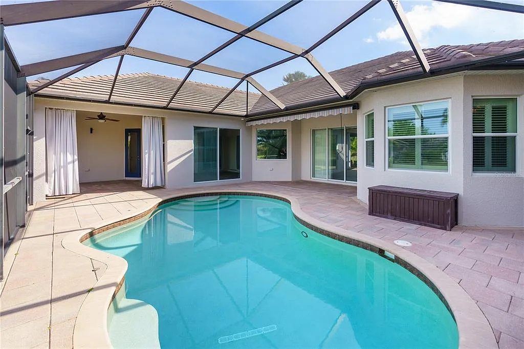 4 bed, 3.0 bath, 3289 sqft, $6,000 — Photo 2