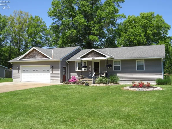 9811 Church Rd, Huron, OH 44839