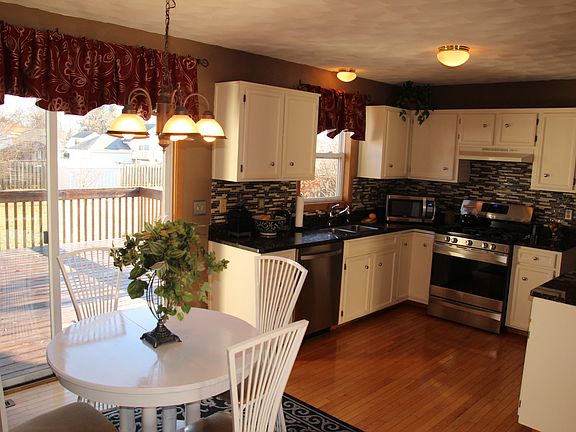 5th image of 2876 Stowmarket Ave
