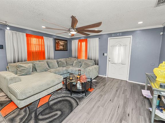 4th image of 955 E Tee Cir