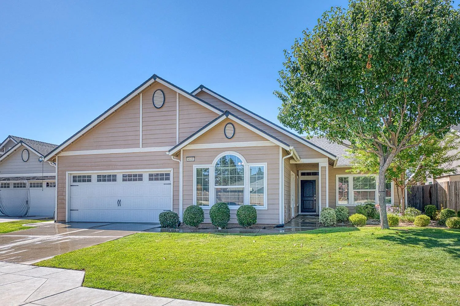 6809 E Griffith Way photo 1