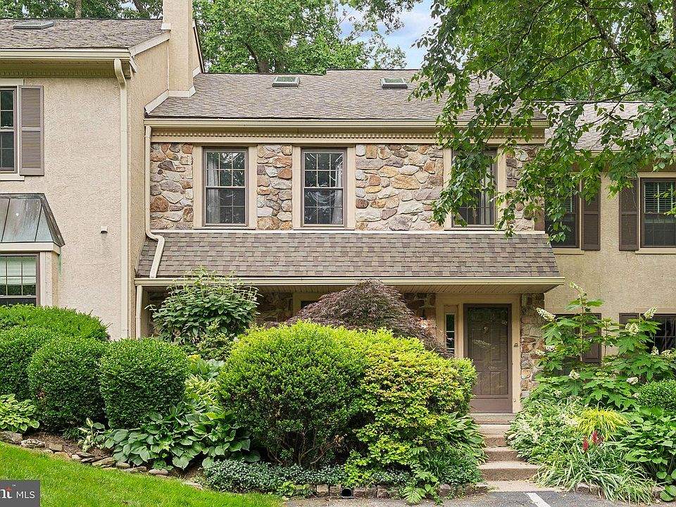 1st image of 802 Weatherstone Dr