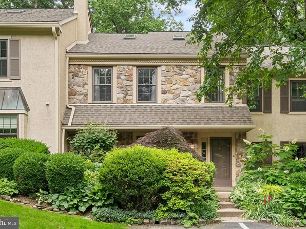 802 Weatherstone Dr, Paoli, PA 19301