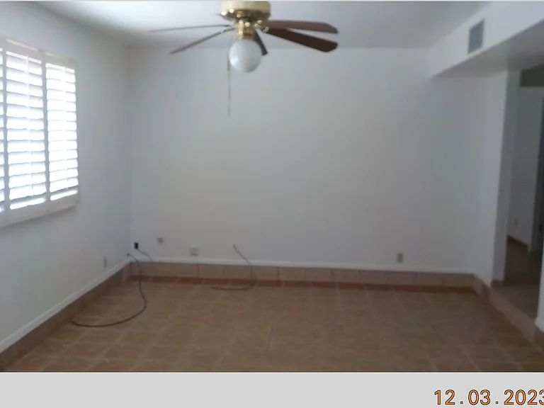 8762 S 47th Ave — Photo 2