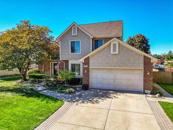 46835 Ridgepointe Dr, Macomb, MI 48042