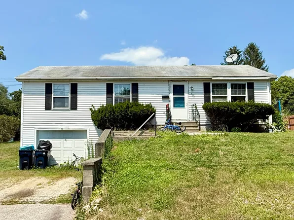 6 James Street East, Putnam, CT 06260