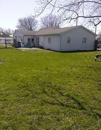 2nd image of 303 N Main St