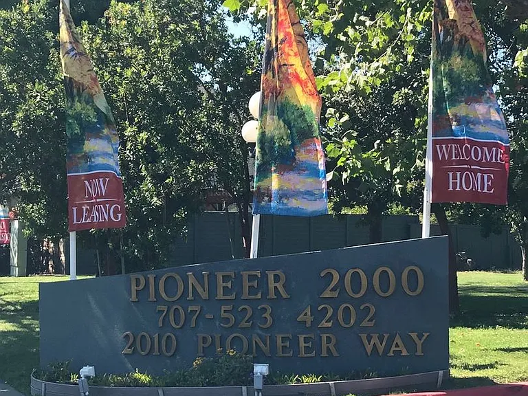 Pioneer Apartments — Photo 41