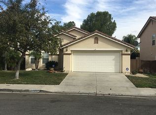 8922 Dahlia Dr, Corona, CA 92883
