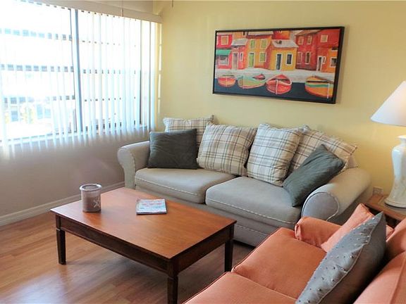 5th image of 6 Quails Run Blvd Unit 5