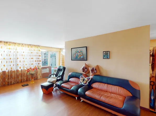 2928 West Fifth Street image 2 of 22