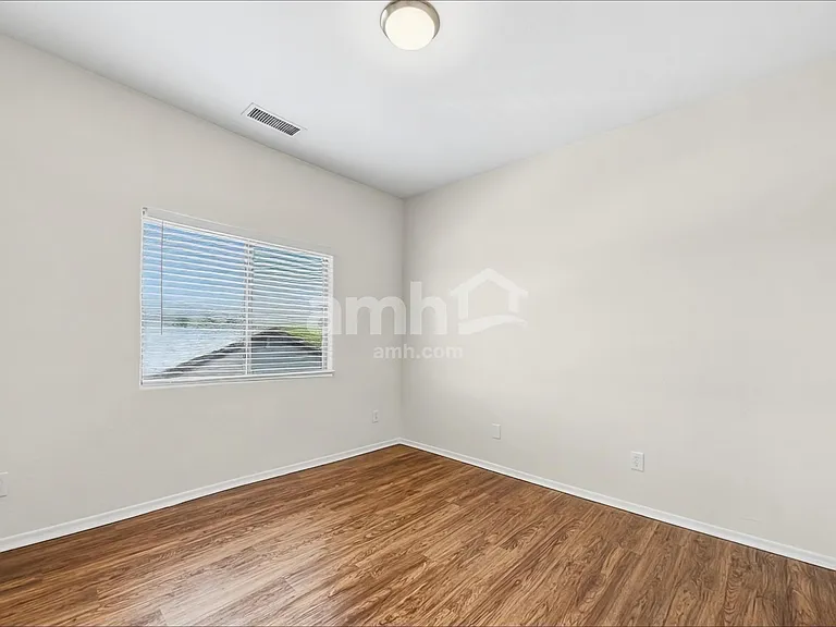 5308 S 53rd Ln — Photo 18