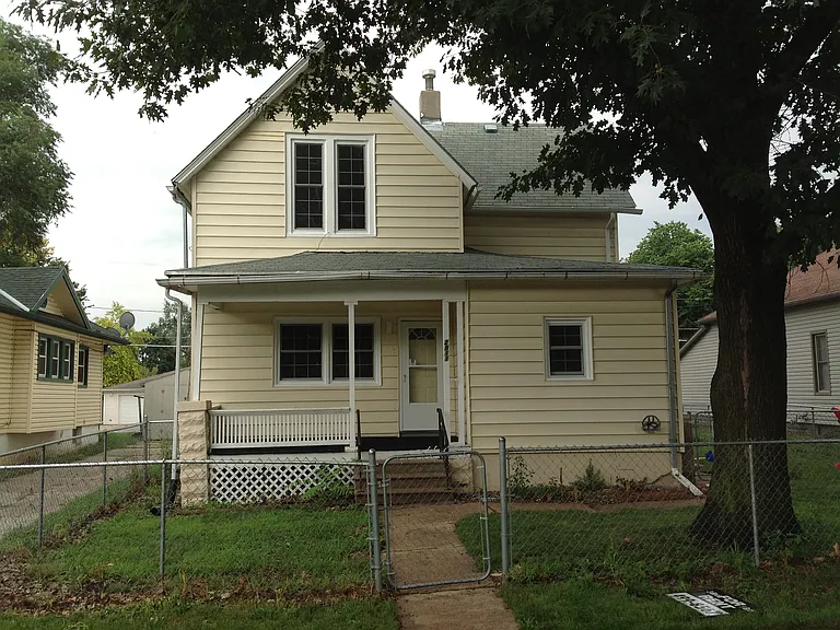 2911 Dudley Duplex — Photo 1