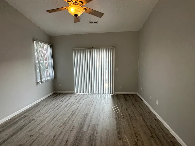 43075 Strand Dr — Photo 11
