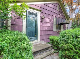 319 Beaupre Ln, Grosse Pointe Farms, MI 48236