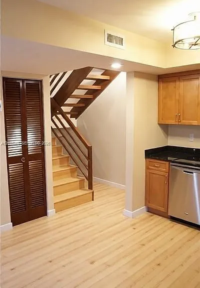 400 Valencia Ave #0 — Photo 6
