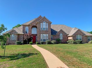 908 Shady Vale Dr, Kennedale, TX 76060