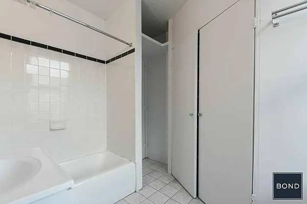 Rented by Bond New York | media 19