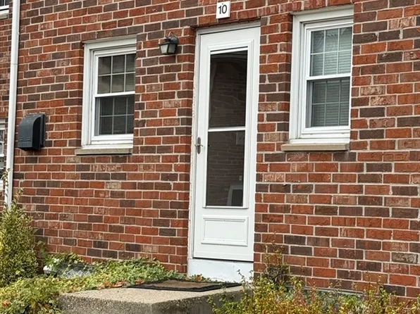 540 Granby Rd #10, South Hadley, MA 01075