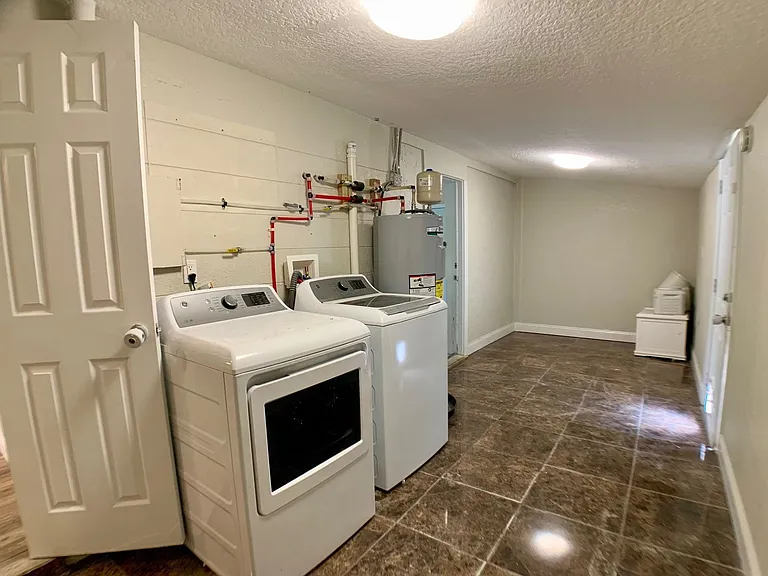 435 Sigsbee Rd — Photo 25