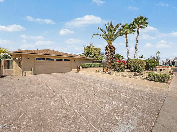 4th image of 4740 E VOLTAIRE Avenue