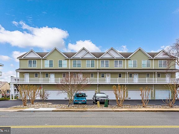 2nd image of 617 Salt Spray Rd Unit D