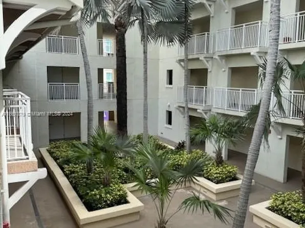 7280 SW 90th St APT 311, Miami, FL 33156