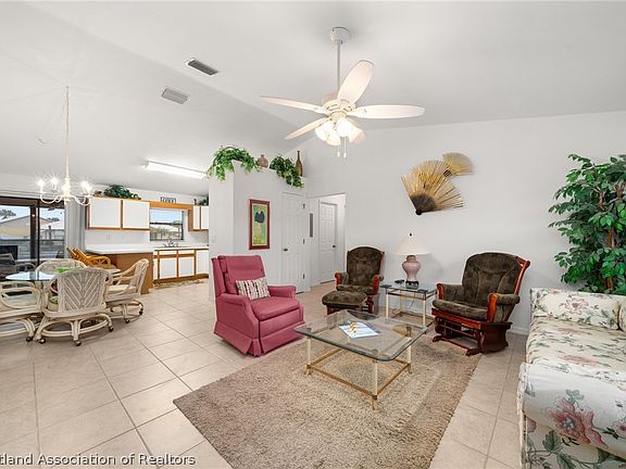 2nd image of 1107 Villaway W